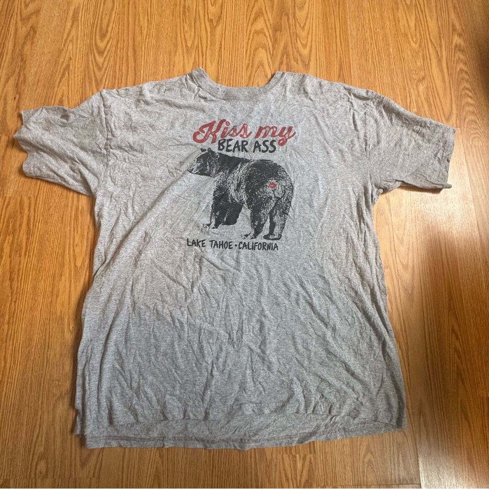 Men’s “ Kiss My Bear Ass” Gray Graphic T-Shirt 2XL